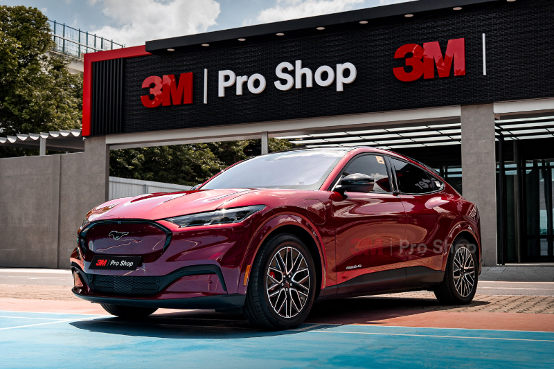 Xe điện Ford Mustang Mach-E dán phim cách nhiệt hoàn thiện tại phòng thi công chuyên nghiệp 3M Pro Shop