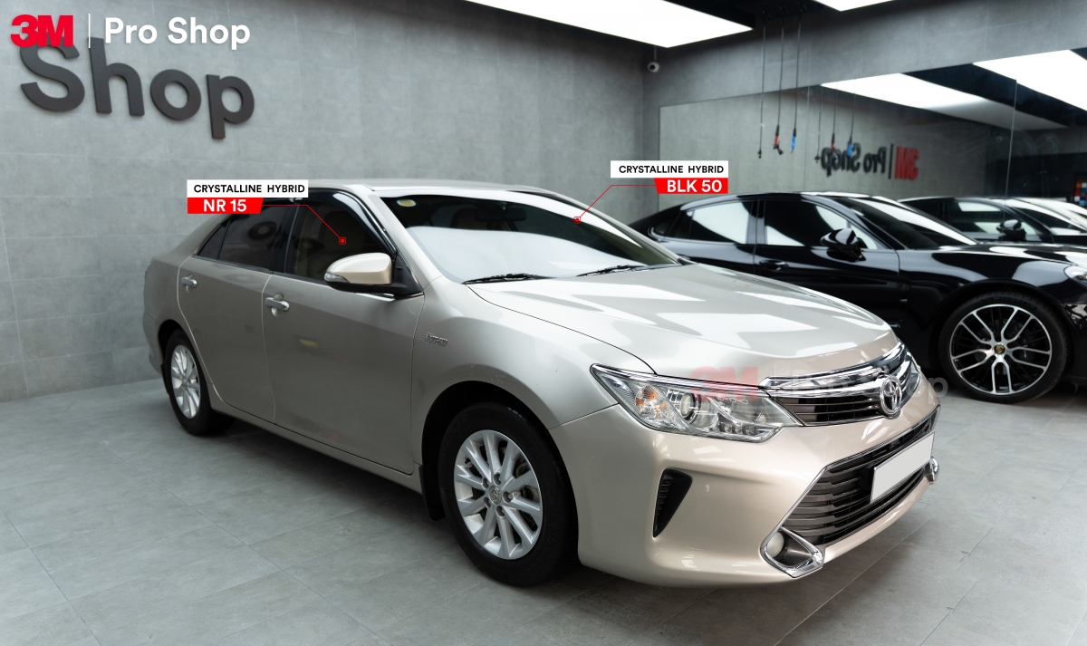 Toyota Camry dán cấu hình CR BLK 50 cho kính lái và NR 15 cho kính sườn