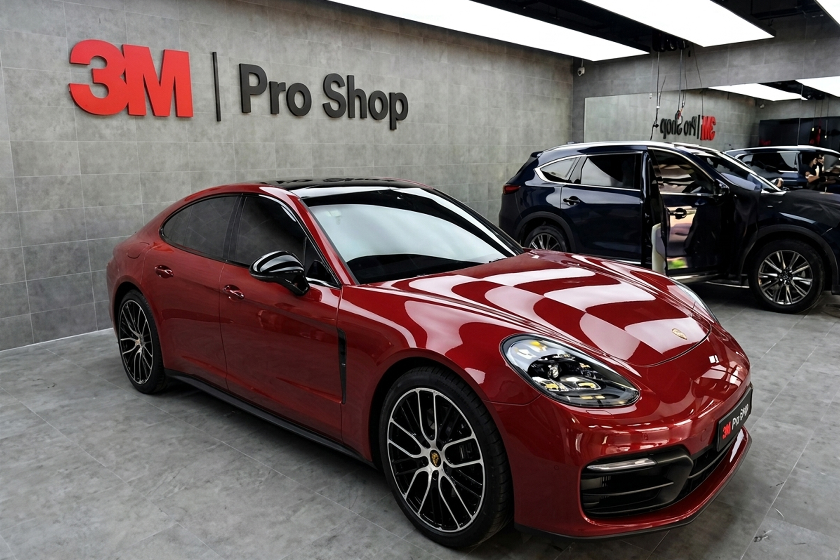 Xe Porsche dán phim cách nhiệt 3M Crystalline CR BLK