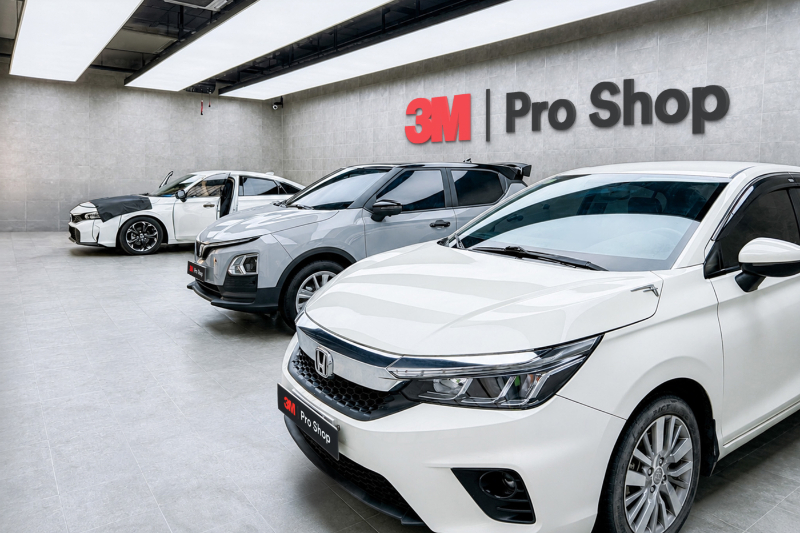 Khu vực thi công phim cách nhiệt ô tô tại 3M Pro Shop của Auto365